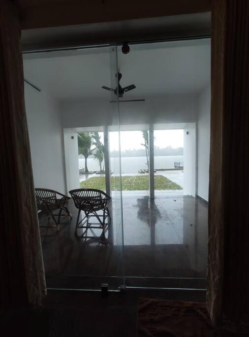 Riveria Portico - River Side 6 Bedroom Private Pool Bungalow North Paravur ภายนอก รูปภาพ