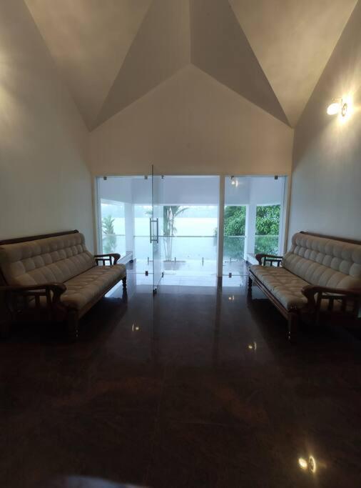 Riveria Portico - River Side 6 Bedroom Private Pool Bungalow North Paravur ภายนอก รูปภาพ